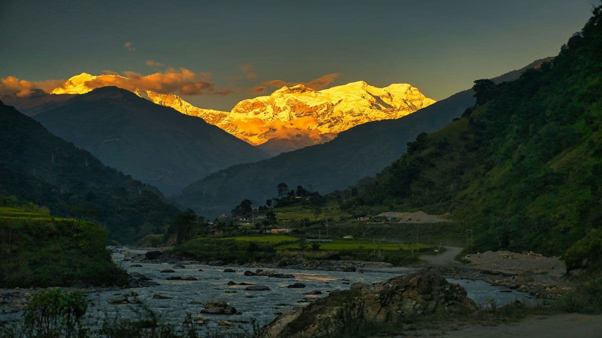 popular everest region treks best hiking